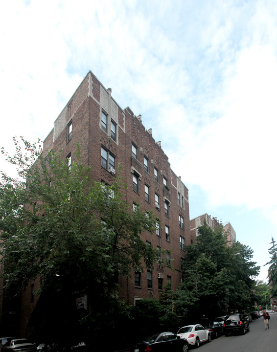 Windsor House in Flushing, NY - Building Photo