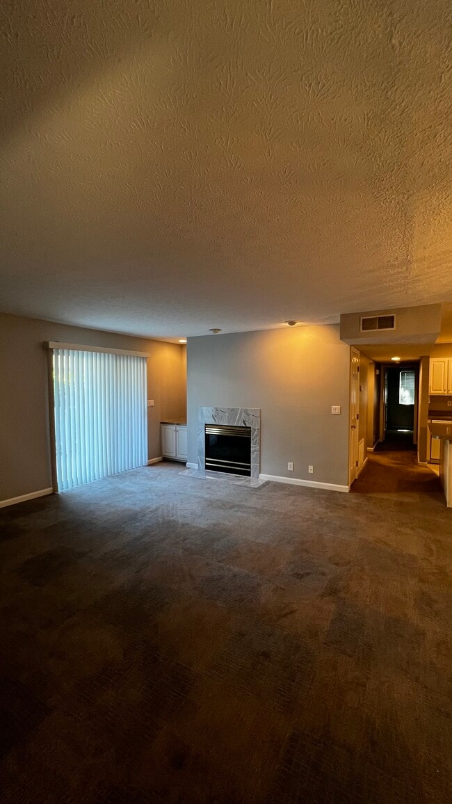 4204 Browns Ln, Unit 104 in Louisville, KY - Foto de edificio - Building Photo