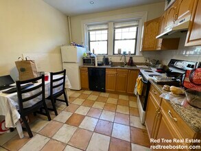 48 Babcock St, Unit 1 in Brookline, MA - Building Photo - Building Photo