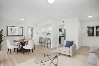 240 Nice Ln in Newport Beach, CA - Building Photo - Building Photo