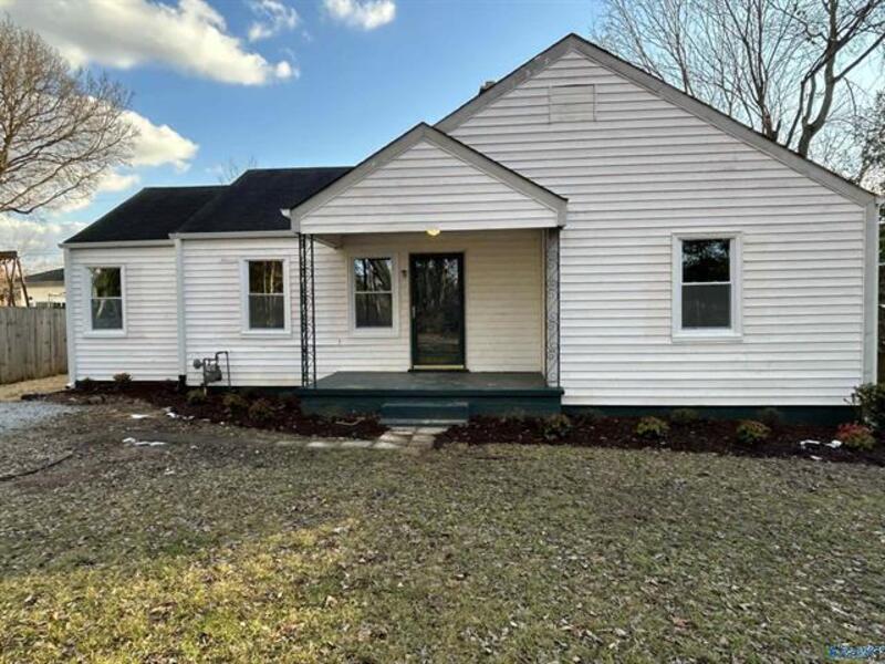 4011 Pine Ave SW in Huntsville, AL - Building Photo