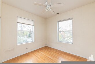 2009 W Cortez St, Unit 13 in Chicago, IL - Building Photo - Building Photo