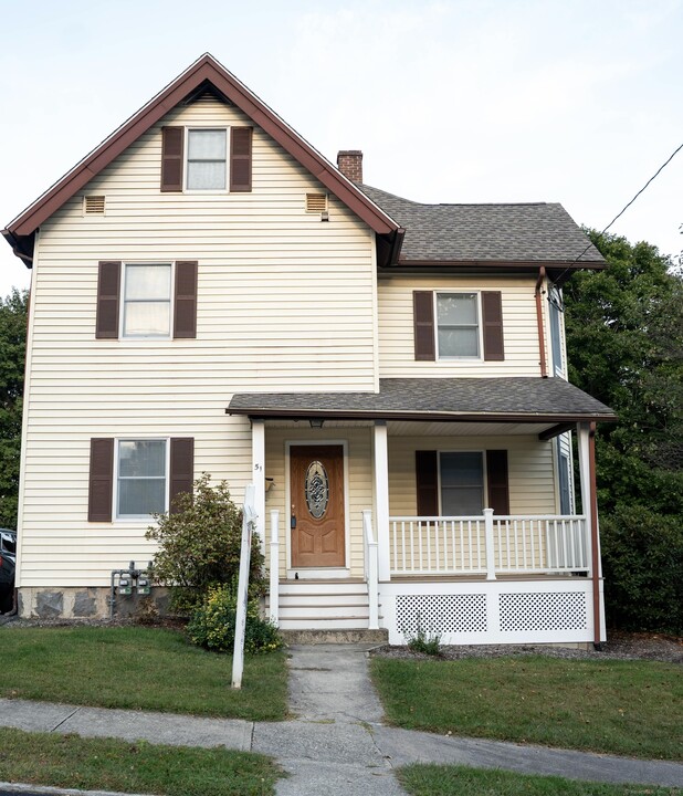 51 Park Ave in Naugatuck, CT - Building Photo