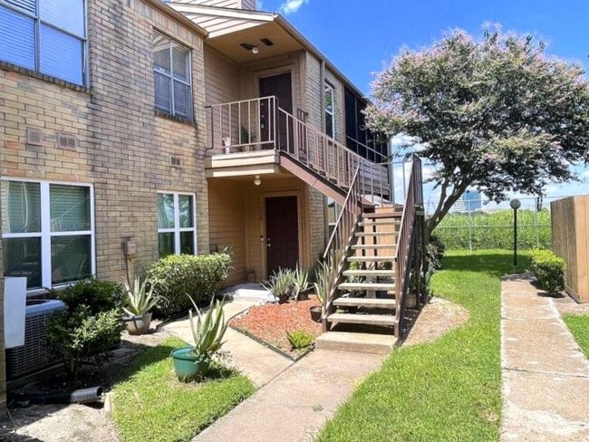 property at 10555 Turtlewood Ct