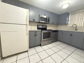 20 NW 87th Ave in Miami, FL - Building Photo - Building Photo