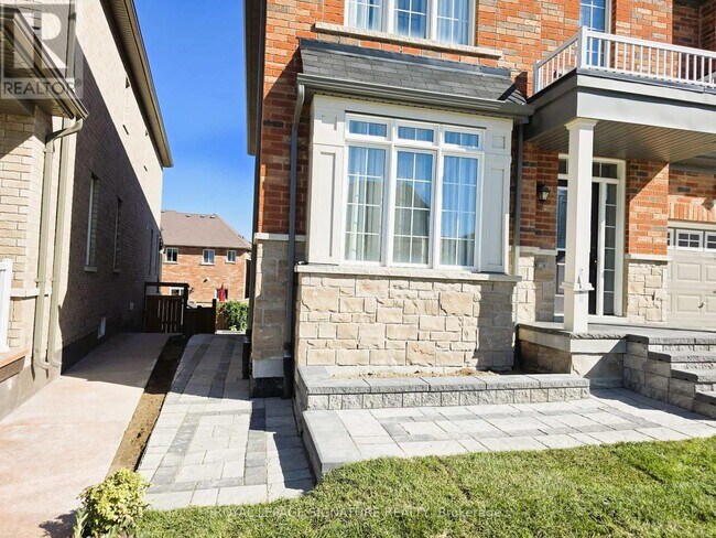 29 Conchita St in Georgina, ON - Building Photo - Building Photo