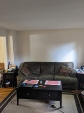 189 Newman St, Unit 189 Newman St. Metuchen in Metuchen, NJ - Foto de edificio - Building Photo