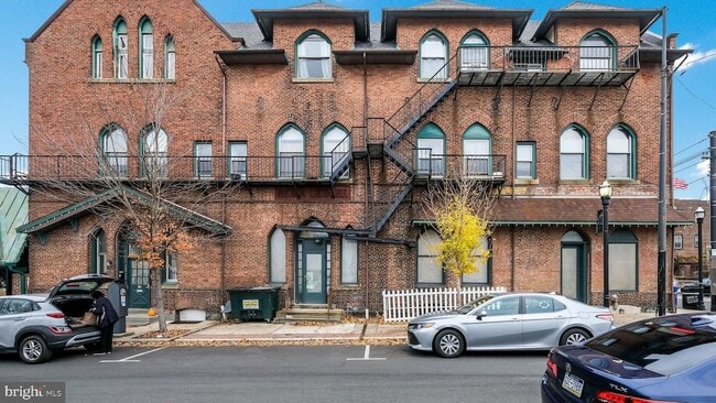 property at 2 E State St