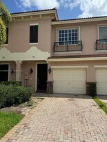 297 Las Brisas Cir in Weston, FL - Building Photo