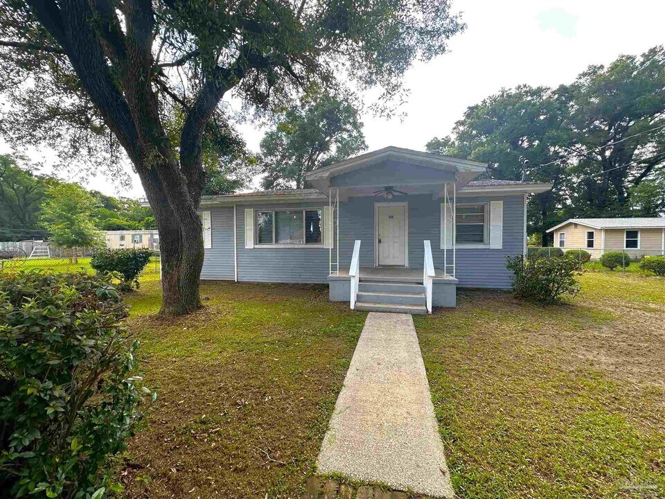 608 N 70th Ave in Pensacola, FL - Building Photo