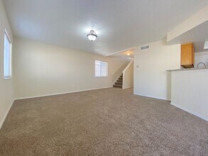 10309 Valle Suave Dr in Socorro, TX - Building Photo - Building Photo