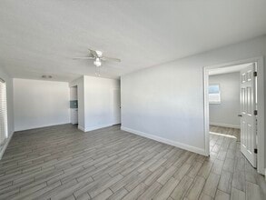 4901 NE 26th Ave in Fort Lauderdale, FL - Building Photo - Building Photo
