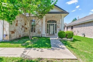 10816 Pall Mall Dr in Austin, TX - Building Photo