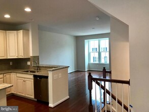 10735 Hinton Wy in Manassas, VA - Building Photo - Building Photo