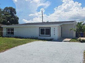 2615 NW 62nd Ave in Margate, FL - Building Photo