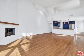 9917 Tabor St in Los Angeles, CA - Foto de edificio - Building Photo