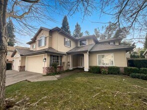 11950 Rising Sun Way in Gold River, CA - Foto de edificio - Building Photo