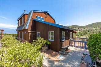 335 Rainbow Crest Rd in Fallbrook, CA - Building Photo - Building Photo