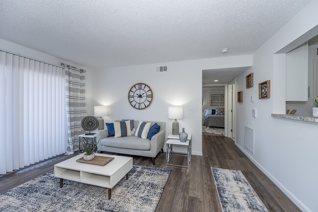 Deerfield Crossing Apartments in Lebanon, OH - Building Photo - Building Photo
