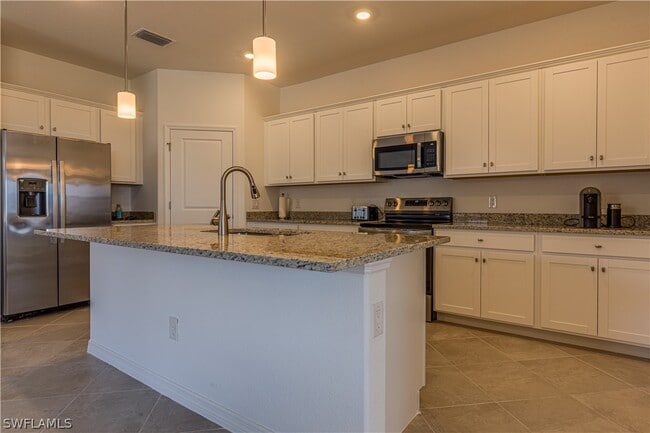 14845 Palamos Cir in Ft. Myers, FL - Building Photo - Building Photo