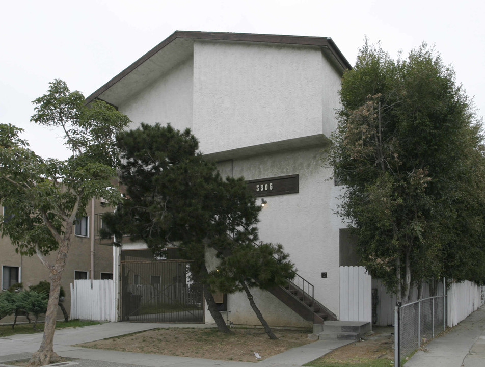 3305 E Ransom St in Long Beach, CA - Foto de edificio