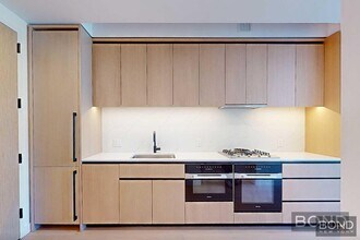 480 Kent Ave in Brooklyn, NY - Building Photo - Building Photo