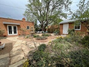 1201 Escalante St in Santa Fe, NM - Building Photo - Building Photo