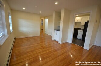 306 Tappan St, Unit 1A in Brookline, MA - Building Photo - Building Photo