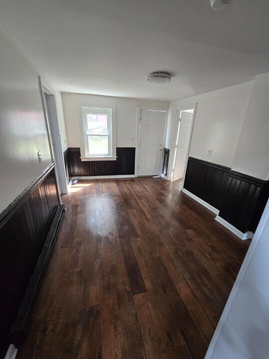 135 Willow St in Meriden, CT - Building Photo