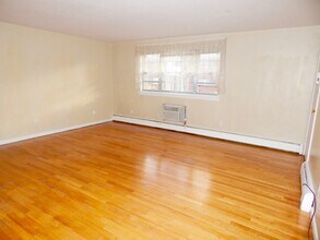 14 Colonial Dr in Rocky Hill, CT - Building Photo - Building Photo