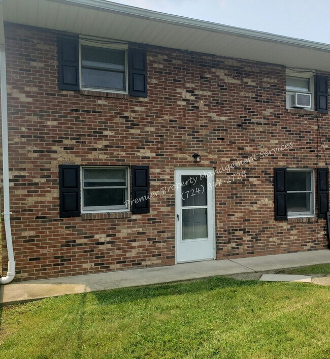 536 Center Grange Rd-Unit -D in Monaca, PA - Building Photo - Building Photo
