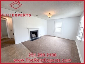 1351 Dauphin Island Pkwy in Mobile, AL - Building Photo - Building Photo