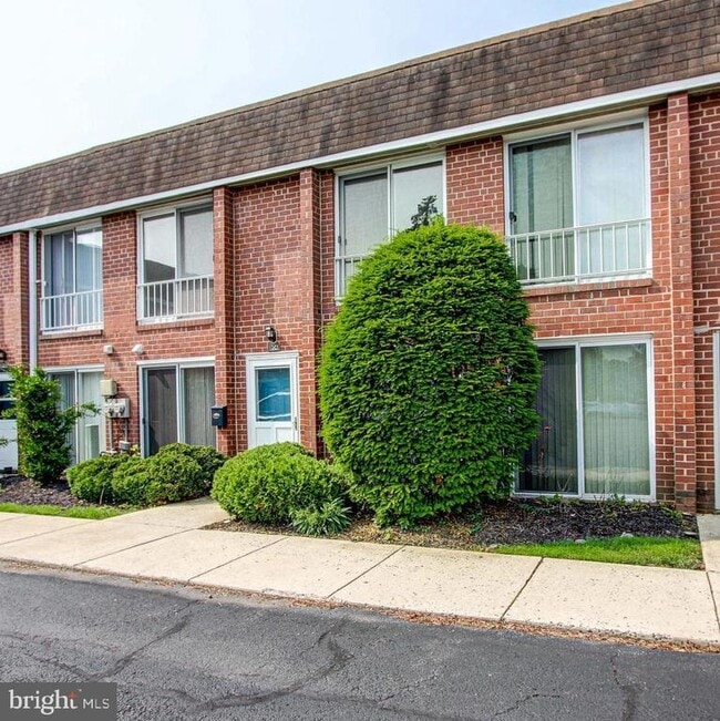property at 204 Saratoga Ct