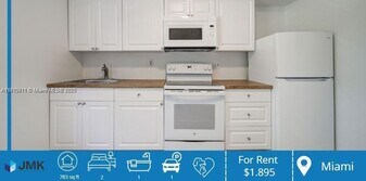 111 NW 152nd St in Miami, FL - Building Photo