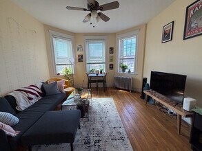 1568 Commonwealth Ave in Boston, MA - Building Photo - Building Photo