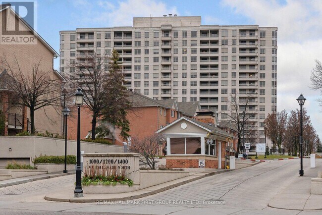 1000-1000 The Esplanade N in Pickering, ON - Building Photo - Building Photo