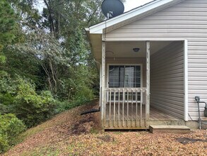 438 Old Colony Rd in Anderson, SC - Foto de edificio - Building Photo