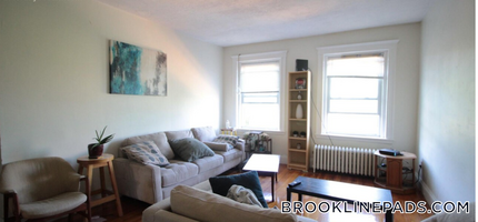 724 Washington St in Brookline, MA - Building Photo - Building Photo