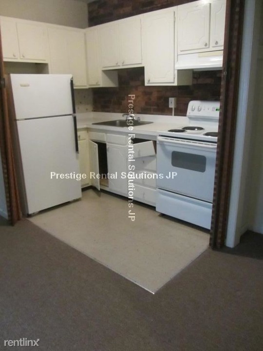 62 S Huntington Ave-Unit -Apt 23 in Boston, MA - Building Photo