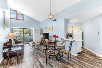 3652 Southpointe Dr in Orlando, FL - Building Photo - Building Photo
