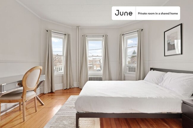 Private bedroom in 3 bed/1 bath Home in Boston, MA - Building Photo - Building Photo