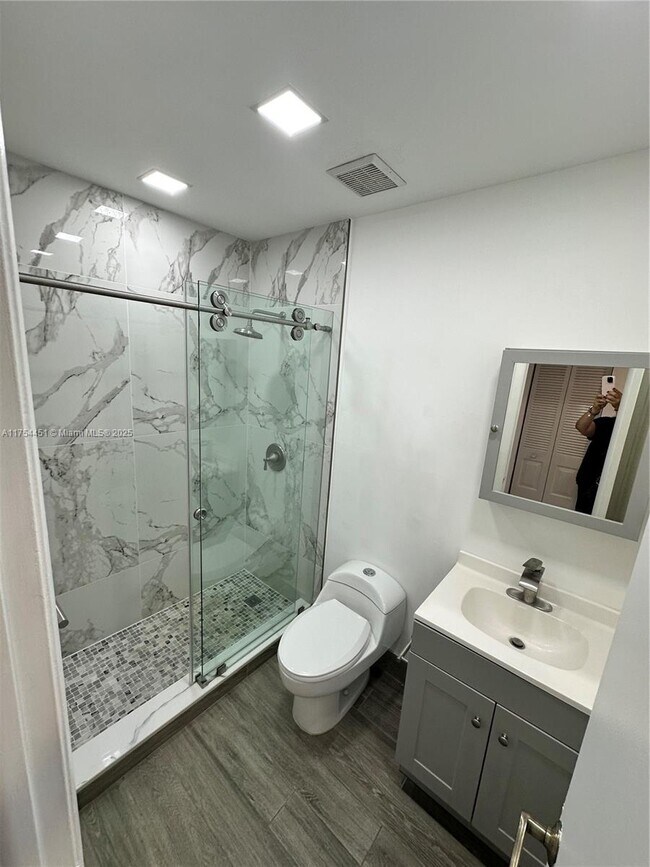10445 NW 8th St in Pembroke Pines, FL - Building Photo - Building Photo