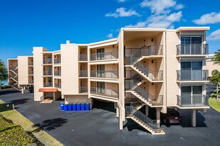 Dolphin Way of Hickory Point in Bonita Springs, FL - Building Photo