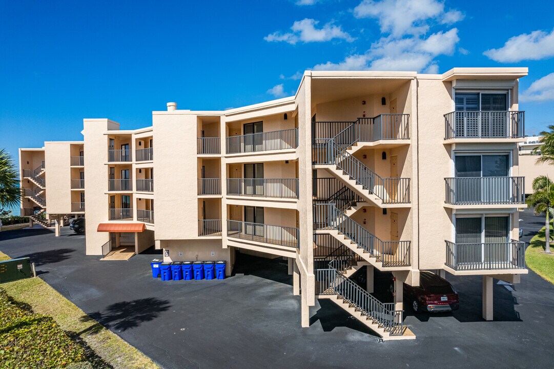 Dolphin Way of Hickory Point in Bonita Springs, FL - Building Photo