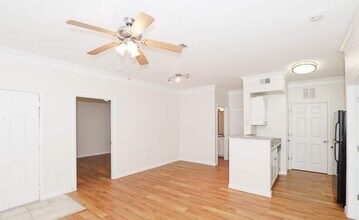9844 Cypresswood Dr in Houston, TX - Building Photo - Building Photo