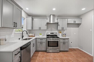 9504 Sanford Dr in Austin, TX - Building Photo - Building Photo