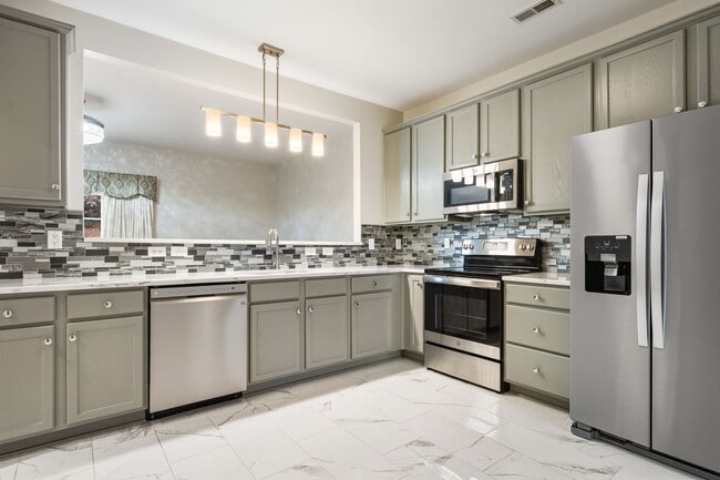 1120 Vermillion Dr in Durham, NC - Building Photo - Building Photo