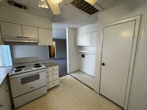 9112 Akron Ave in Lubbock, TX - Building Photo - Building Photo