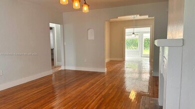 2474 SW 24th Ter in Miami, FL - Building Photo - Building Photo