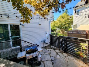 120 Golden Ridge Ave in Sebastopol, CA - Foto de edificio - Building Photo